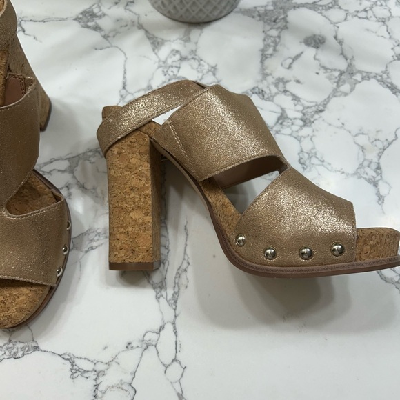 Vince Camuto rosegold cork bottom 4” heels - Picture 2 of 6
